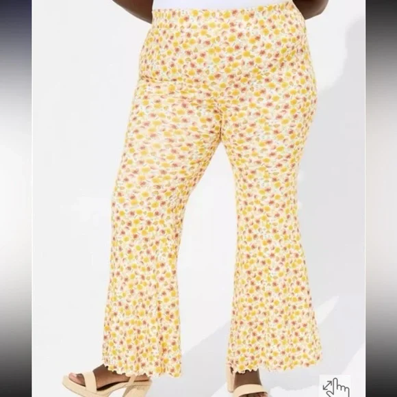 Torrid Festi Super Soft Slub Flare Leg Pant Size 1 - Picture 2 of 7